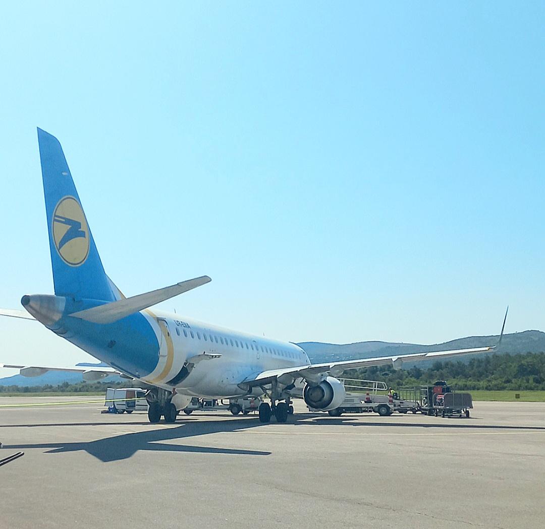 slike-avio-Air-Montenegro-Windrose.jpg
